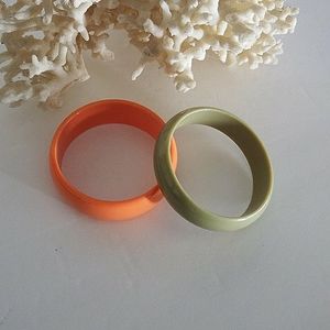Vtg. Orange/Green Bangle OS